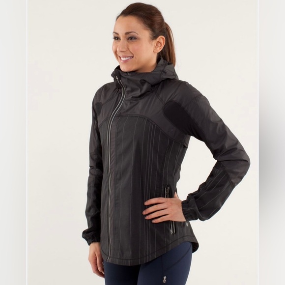 NEW Lululemon Run: Get Up And Glow Jacket *Reflective 360 - Picture 1 of 14